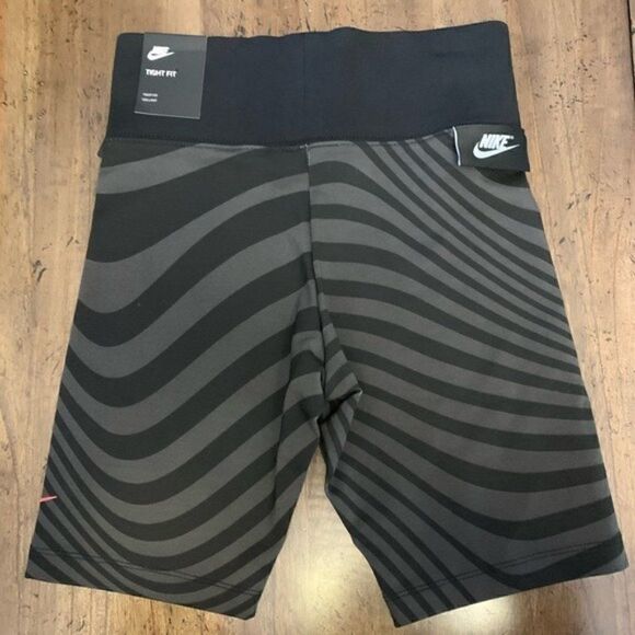 Nike Air MAX Bike Shorts - Picture 8 of 10